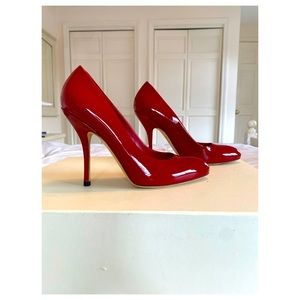 Gucci Women’s Old Wimbledon Candy Apple Red Heels